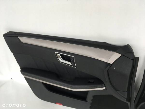 MERCEDES W212 AMG AVANTGARDE BOCZEK PRZO DRZWI LED - 3