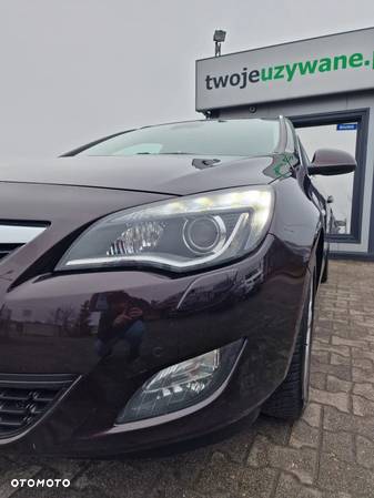 Opel Astra IV 2.0 CDTI Cosmo - 2