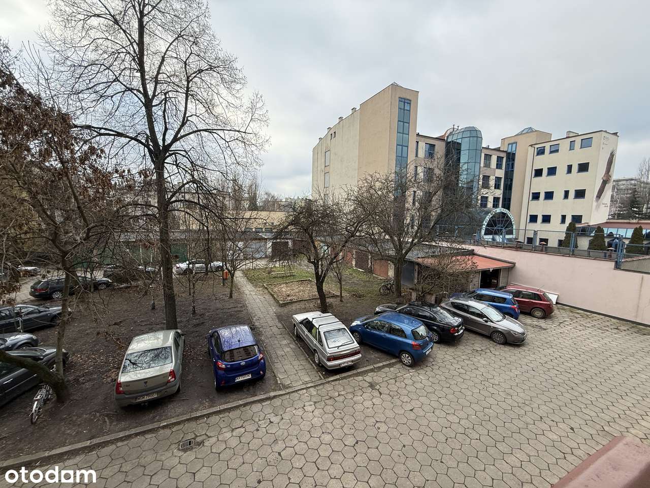 RADIOSTACJA ul.Kopcińskiego 31A GARAŻ 18m2 po remoncie FOTOWOLTAIKA-1