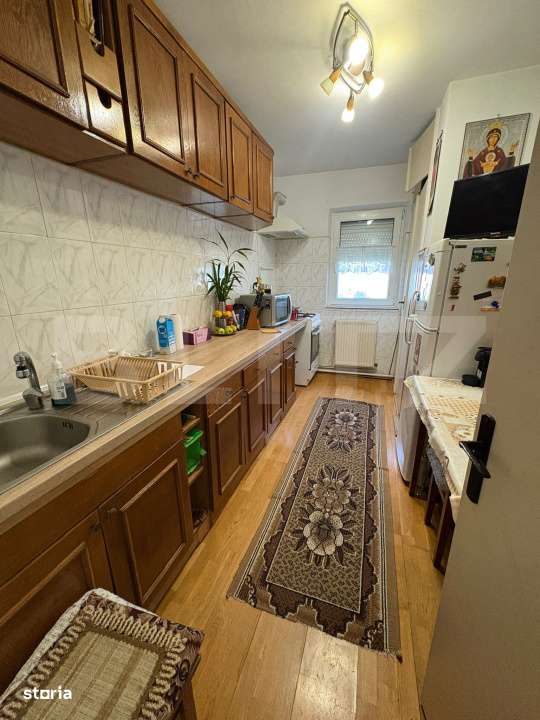 Apartament decomandat cu 3 camere si 2 balcoane, zona Vasile Aaron - Imagine principală: 5/8