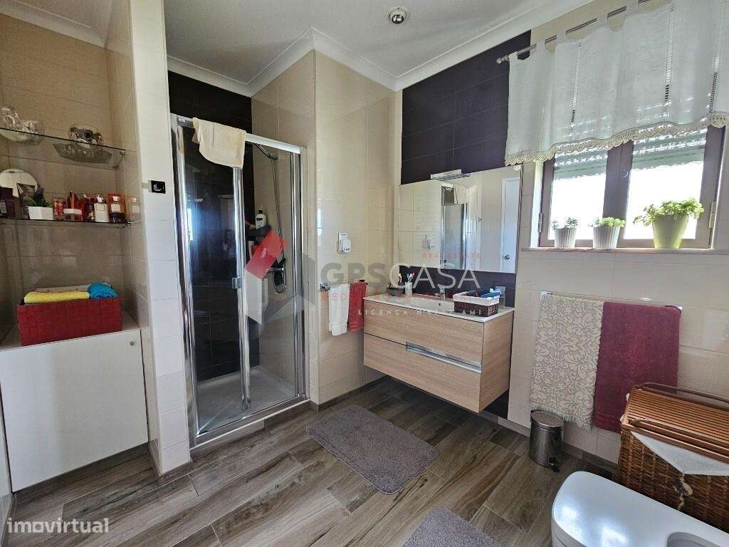 Moradia com vista mar e pronta a entrar-16