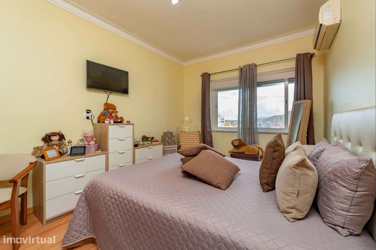 Apartamento T2 em Sacavém com Excelente Localização-7