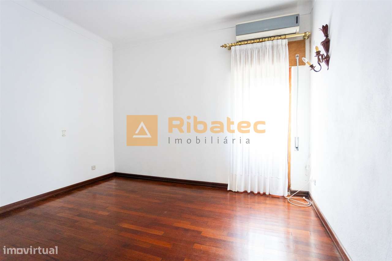 Excelente moradia na Vila de Coruche-23