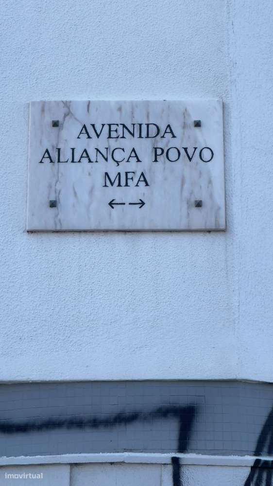 Aluga-se Garagem em Cacilhas com 64m2 - Grande imagem: 4/14