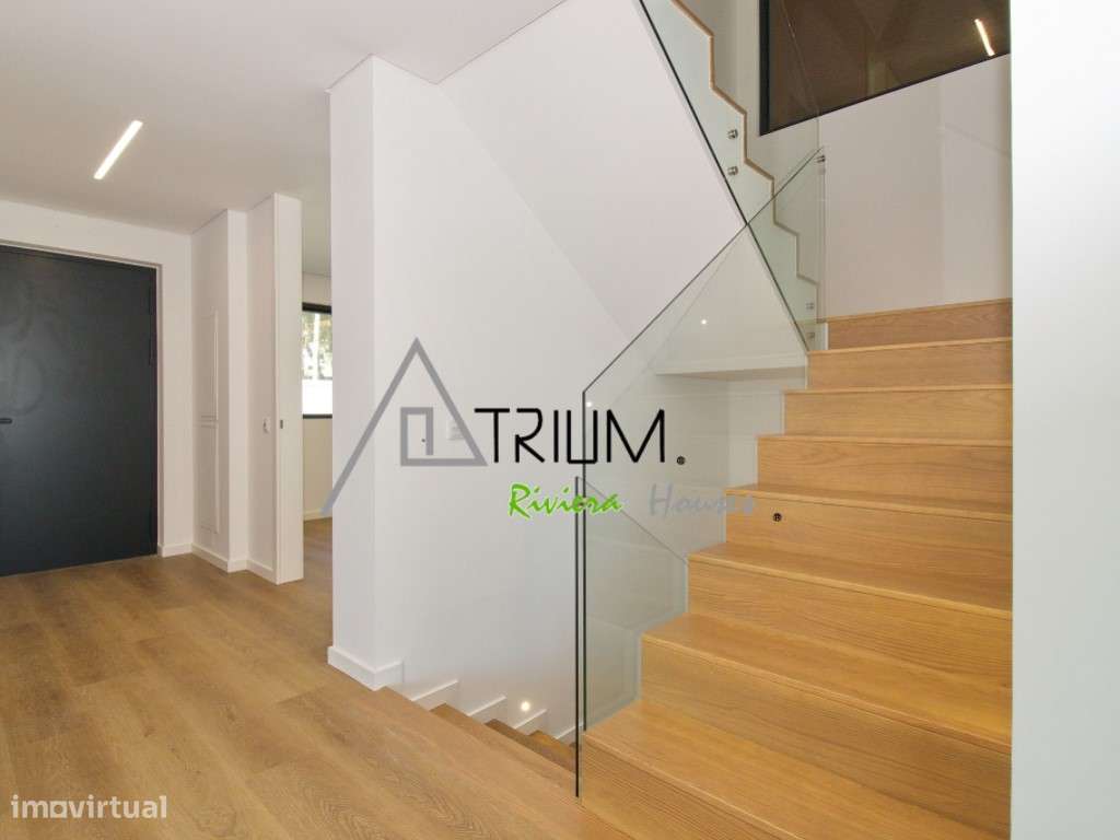 Moradia T4+1 Isolada com piscina e jardim nova-10