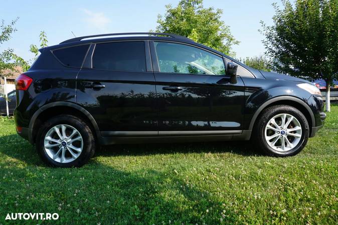 Ford Kuga 2.0 TDCi 4WD Powershift Titanium - 3