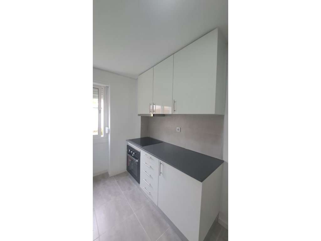Apartamento T2 Almada Centro Recuperado-19