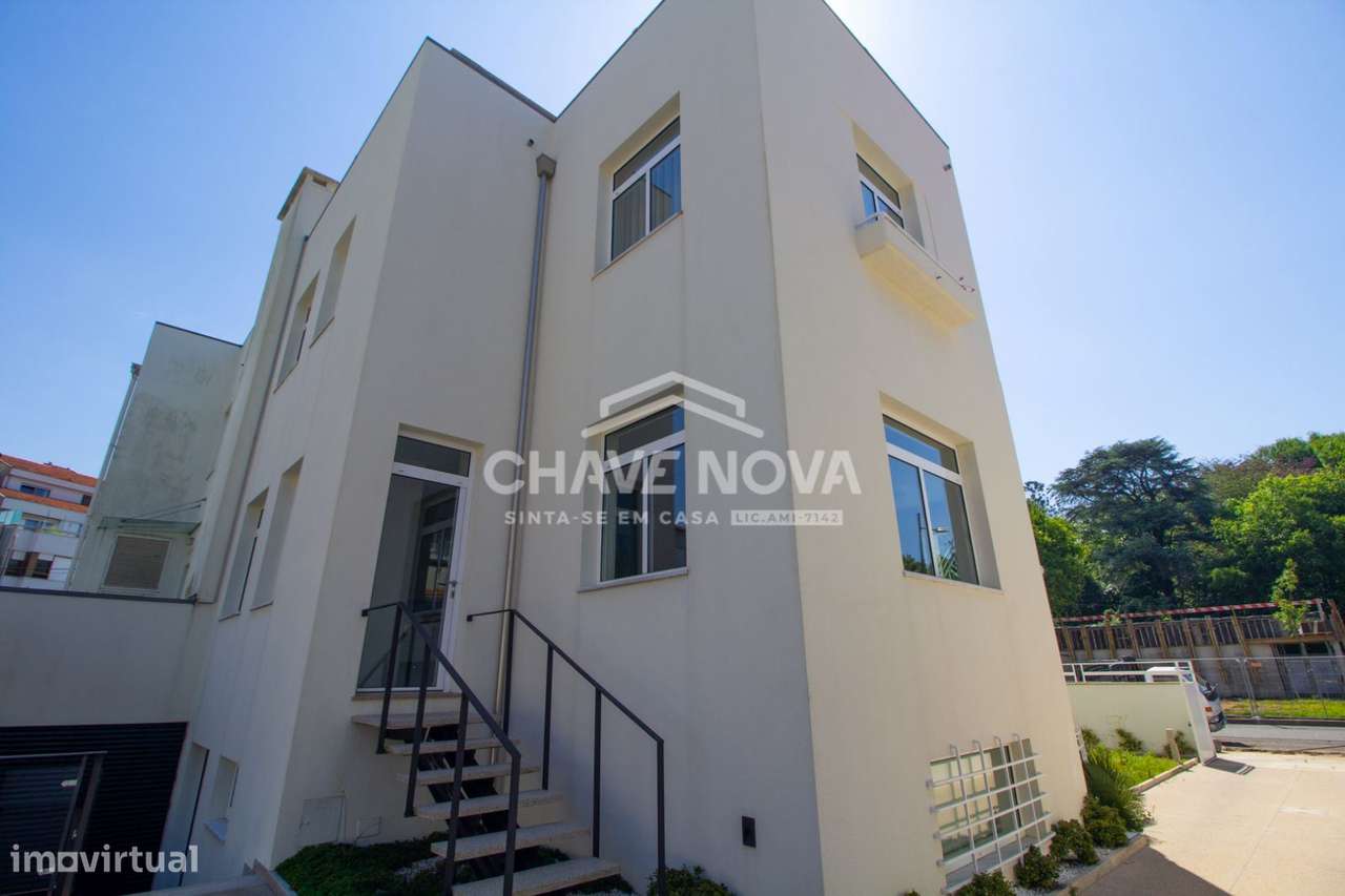 Moradia Independente na Avenida Marechal Gomes da Costa - Porto - Grande imagem: 5/25