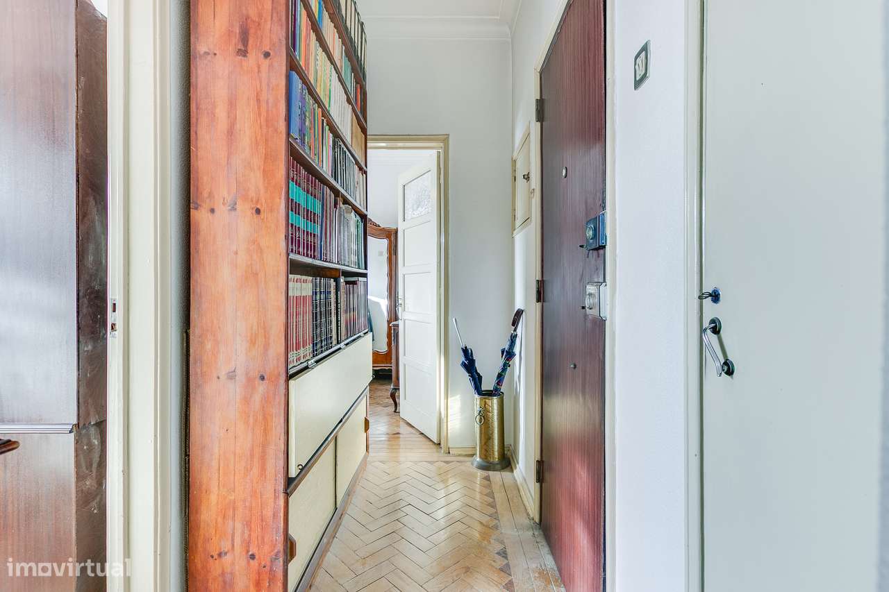 Apartamento T2 com Varandas em Todas as Divisões – Amadora Este - Grande imagem: 4/28