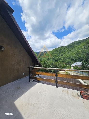 CASA DE VANZARE  IN SLANIC MOLDOVA-19