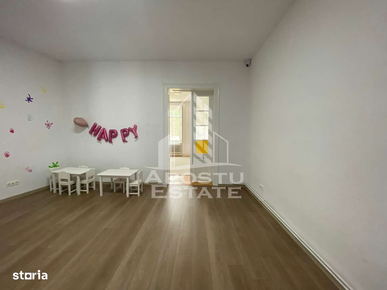 Casa partial mobilata, 10 camere,  zona Lunei - Imagine principală: 5/19