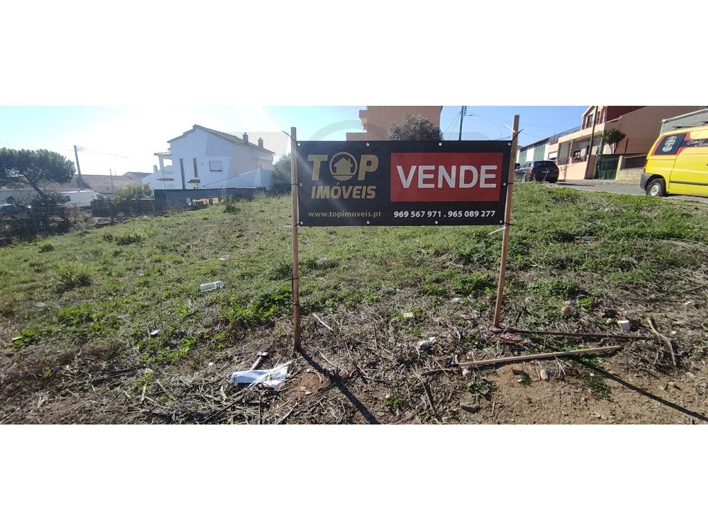 Terreno Gaveto 482m2 para Moradia Isolada - 157.500€