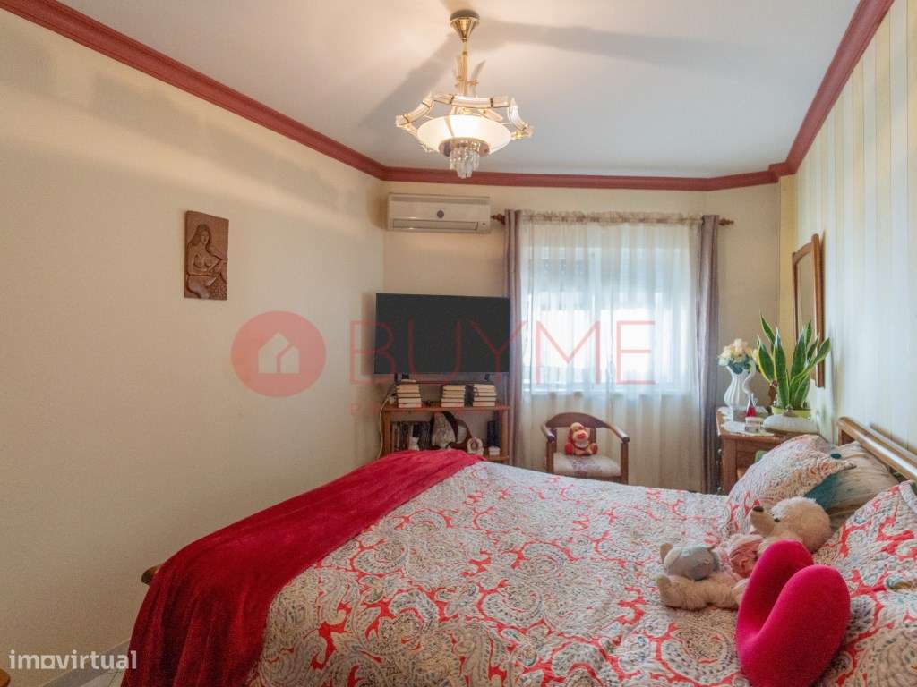 Apartamento T2 em Quarteira com Vista Mar a Poucos Passos da Praia-12