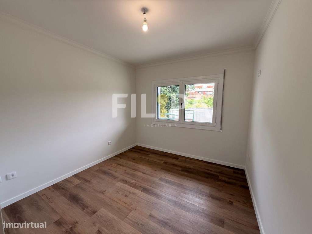 T1+1 Renovado com Terraço em Valongo-8