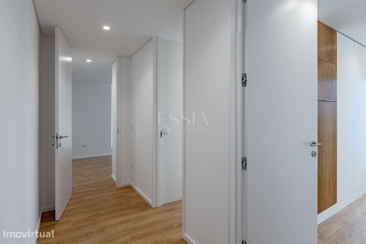 Apartamento T2 no Último Piso com Terraço na Boavista, Porto-27