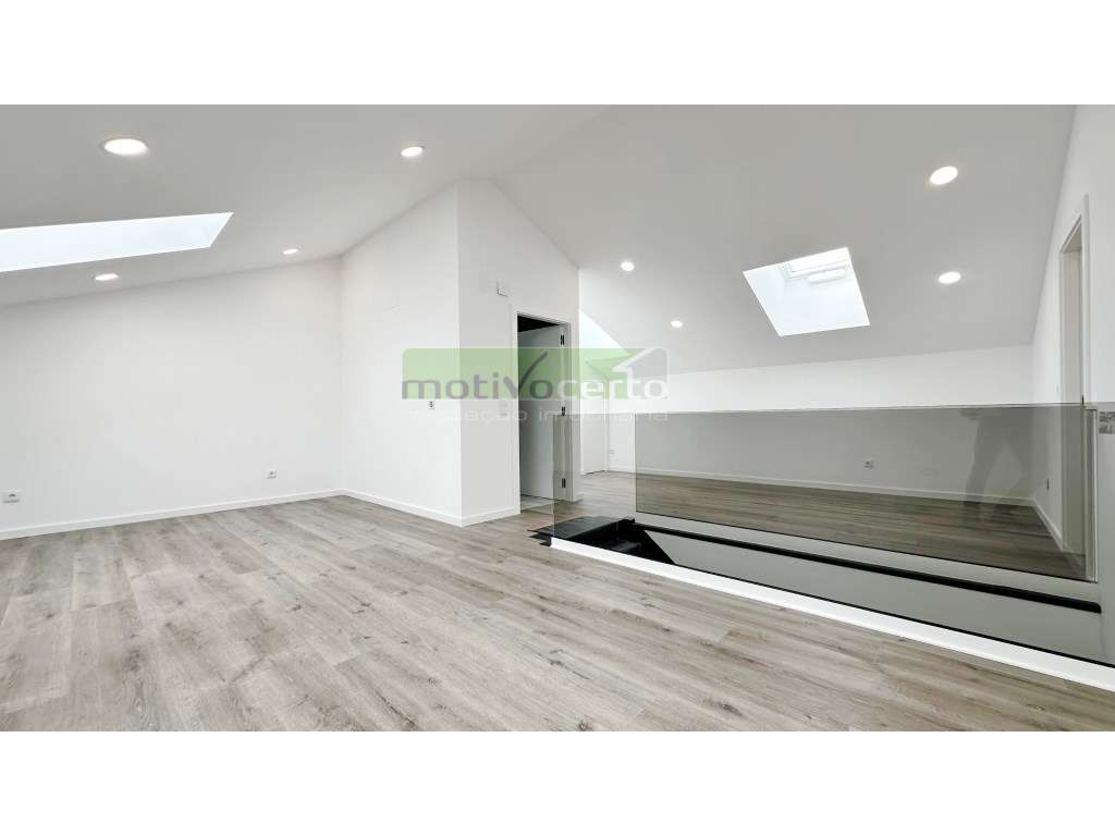 Possibilidade de PERMUTA - Moradia Isolada T4 no Cacém, Sintra. Aca...-15