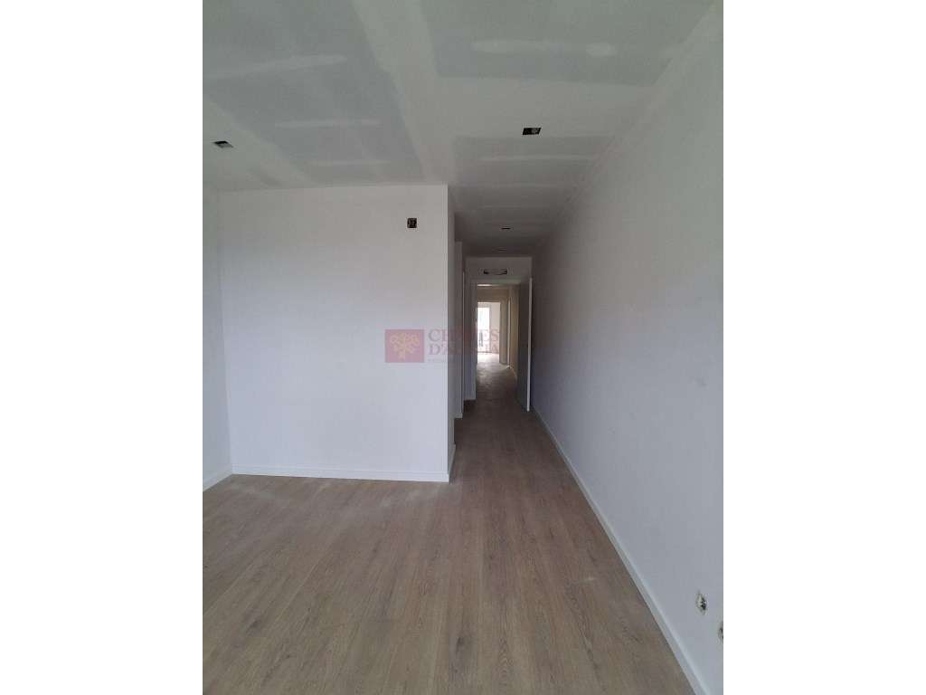 ERICEIRA - T2 COM TERRAÇO E VISTA MAR-4