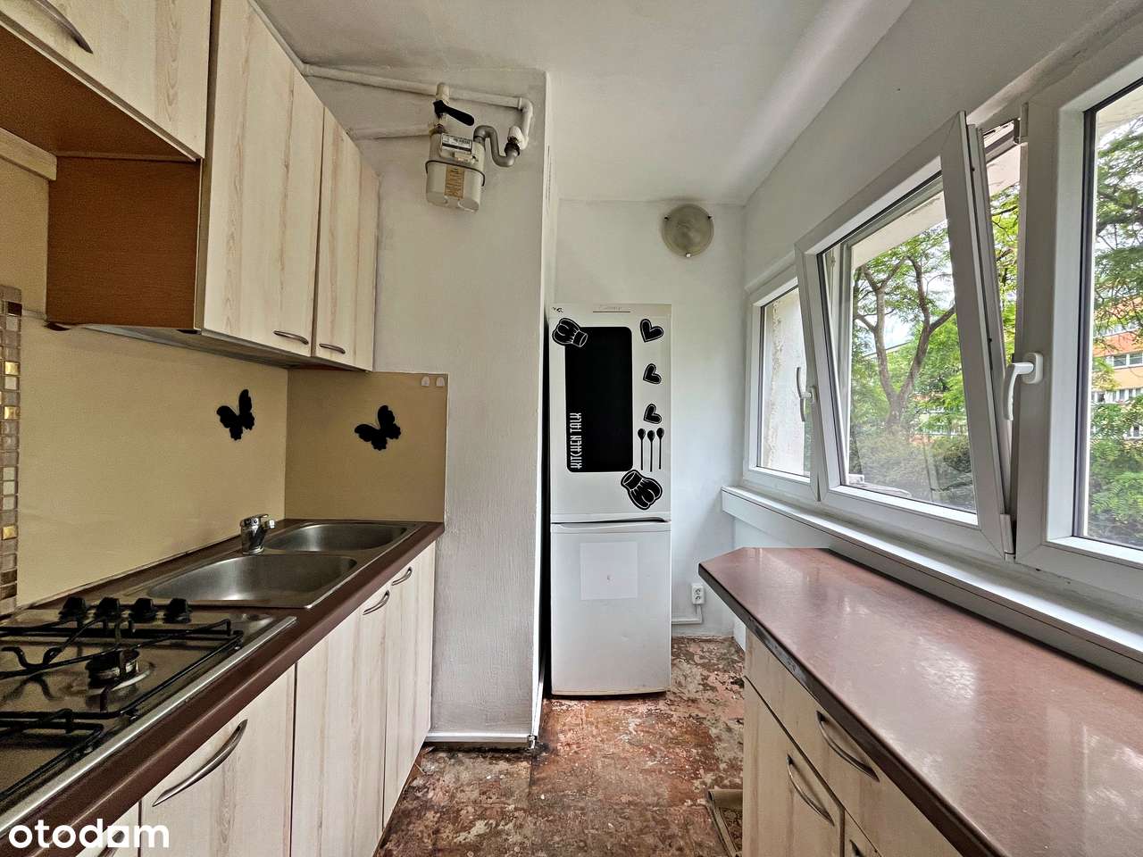 2 pokoje na parterze do remontu - ul. Rojna 10-6