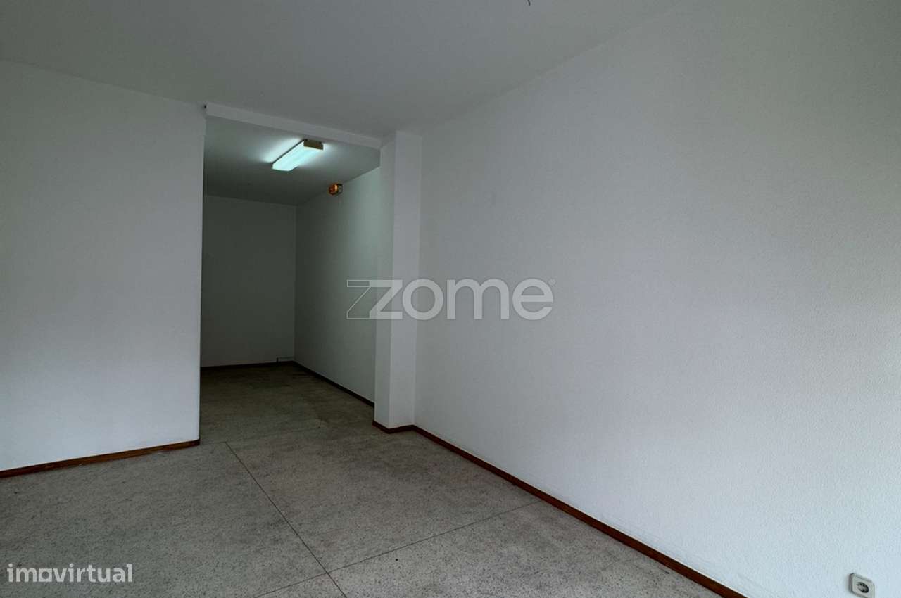 Loja no R/Ch Logradouro e Cave, na Rua Santos Pousada – Porto. - Grande imagem: 5/26