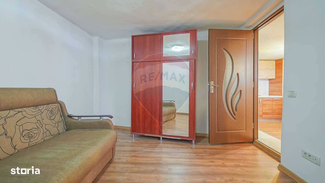 Casă individuală cu 3 camere, Șchei - Imagine principală: 3/13