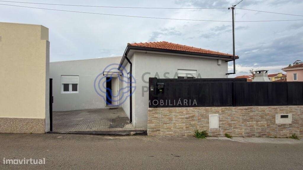Moradia Térrea em  Pedroso com Garagem e Churrasqueira-19