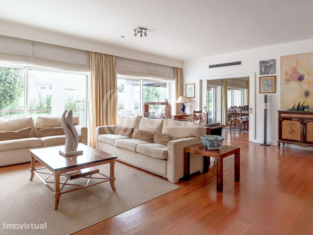 Moradia T6 com jardim e piscina, na Areia, em Cascais - Grande imagem: 5/36