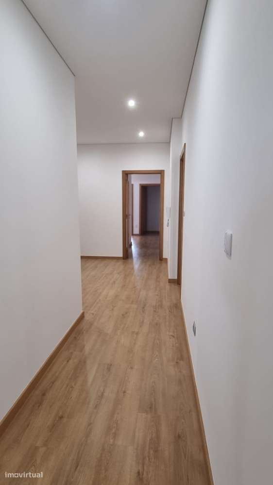 T4 Viseu - junto ao Liceu Alves Martins - Grande imagem: 5/17