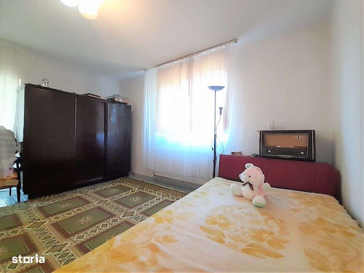 Vanzare vila P+1, Loc. Sinesti, teren: 4.065 mp, langa lac, comision 0 - Imagine principală: 4/11