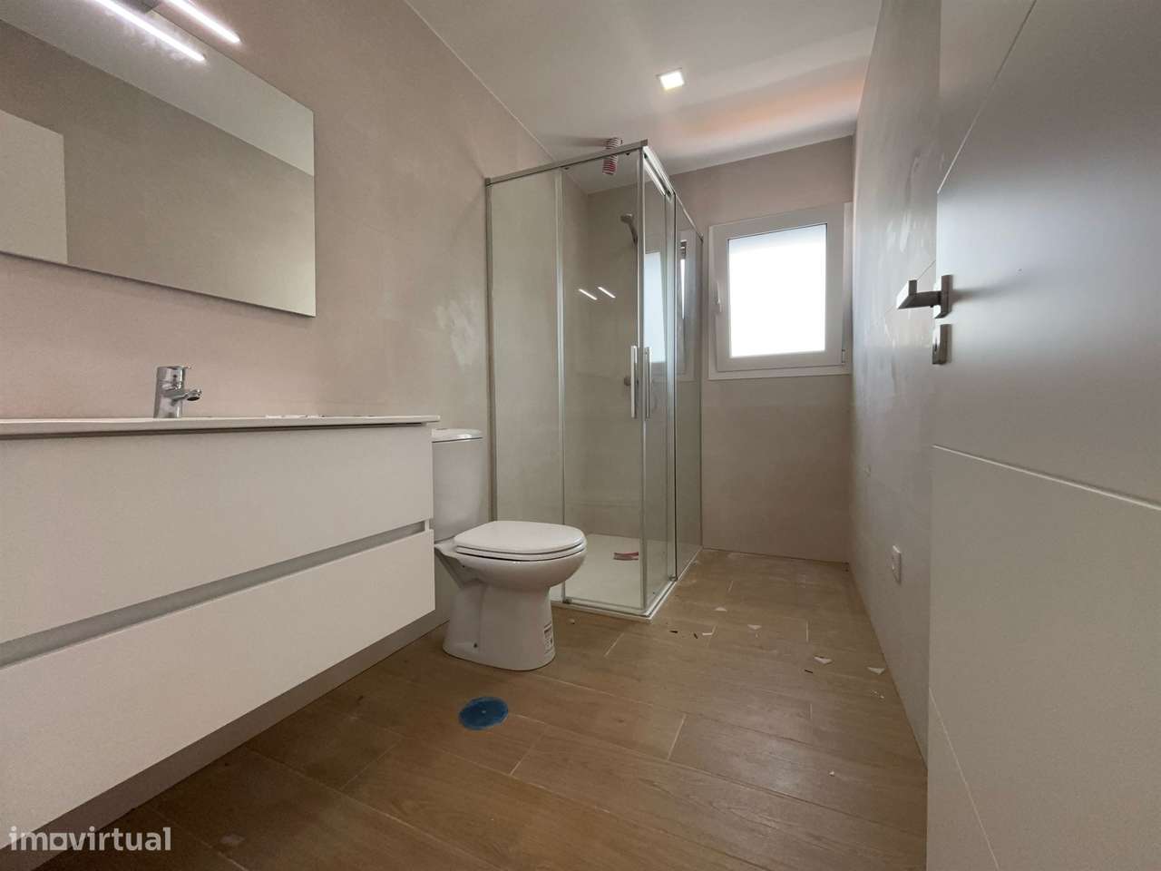 Moradia T4+1/ Terreno / Terraço / Nova / Caxarias-21