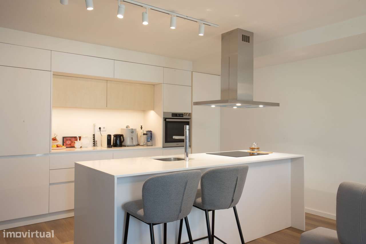 Apartamento T2 de construção recente junto ao El Corte Inglés em Gaia-2