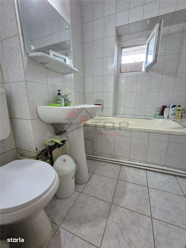 Apartament 3 camere, 2 bai, DECOMANDAT, ETAJ 1, Pacurari - Imagine principală: 5/11