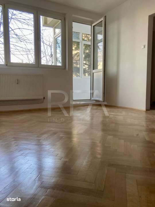 2 camere renovat pe Mihalache cu Vedere Spate