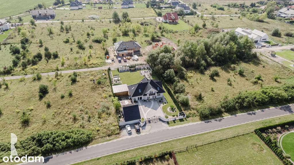 Wyjątkowa posiadłość w Lusówku, blisko jeziora-17