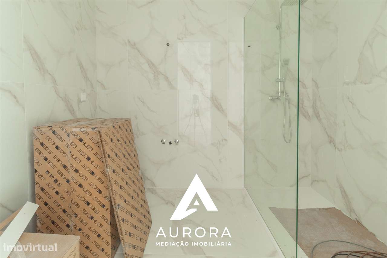 Apartamento T2 Sul/Poente 104m2 úteis + lugar de garagem Espinho-8