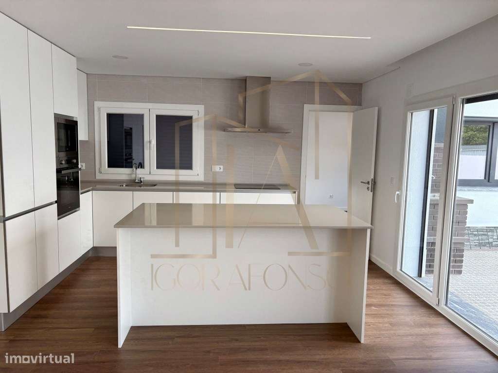 Moradia Térrea T4, com 4 Suites - Pronta a Escriturar-10