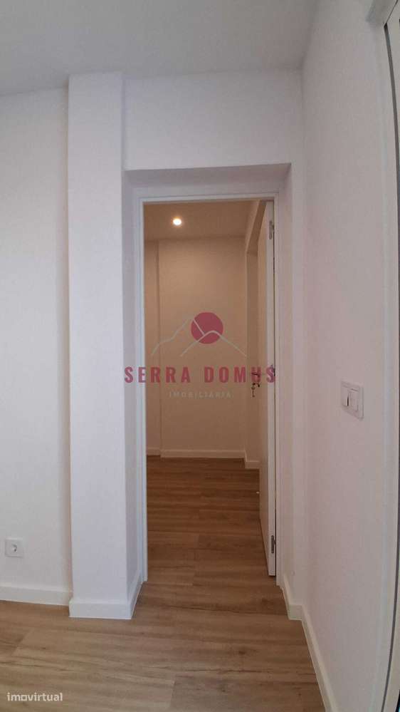Apartamento T1+1 de 46 m² com logradouro de 20 m² em Sacavém-14