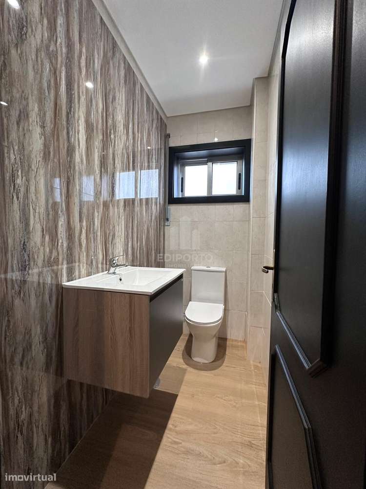 Apartamento T3 totalmente renovado no centro de Rio Tinto-6