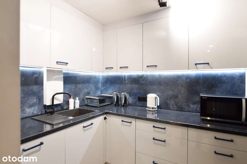 Niezależna nieruchomość biurowo - magazynowa-9