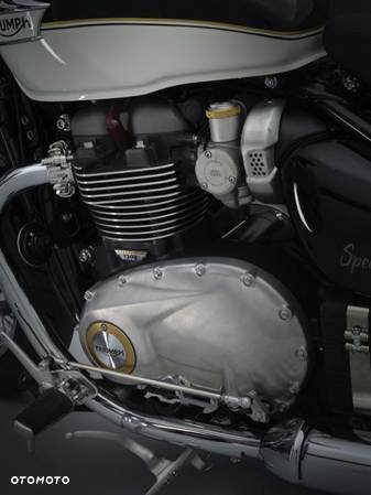 Triumph Speedmaster - 15