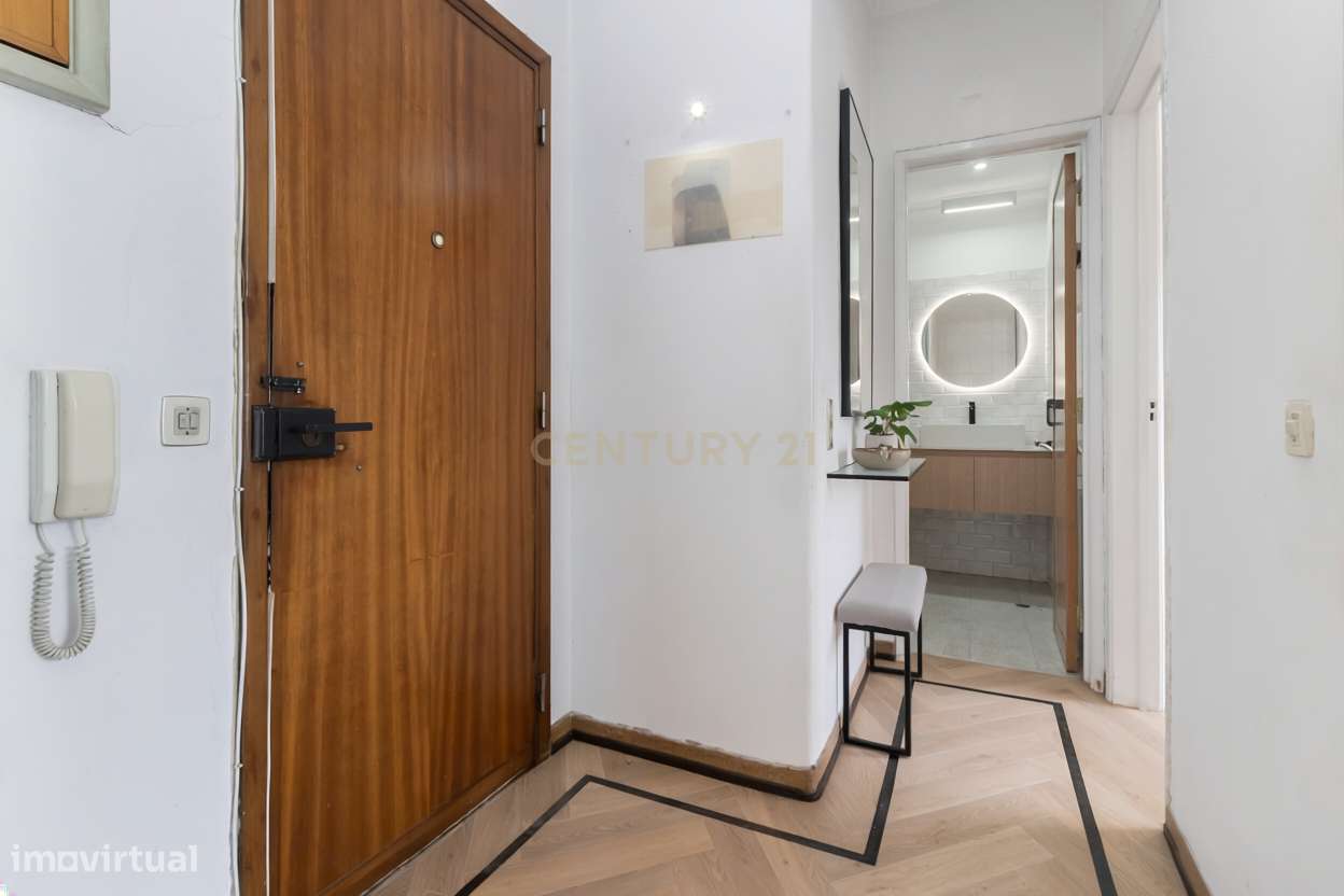 Oportunidade | Apartamento T1 para Remodelação – Cruz de Pau - Grande imagem: 4/25