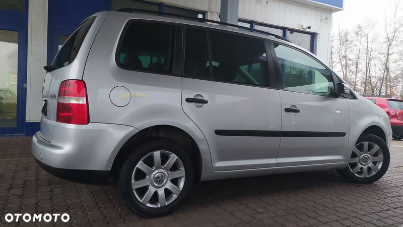 Volkswagen Touran 1.6 FSI Trendline - 14