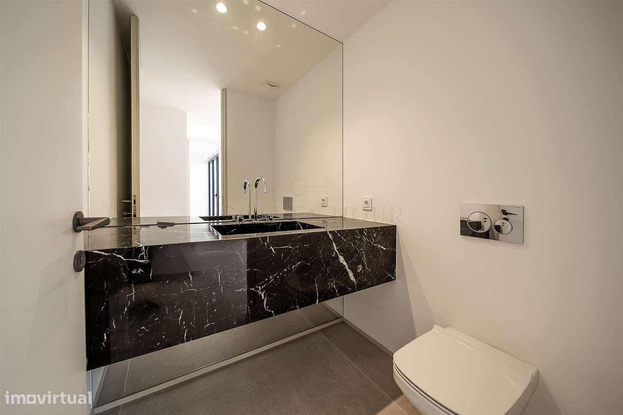 Moradia T4 de Luxo em Canidelo com Vista Mar | Golden Hour Real Estate-49
