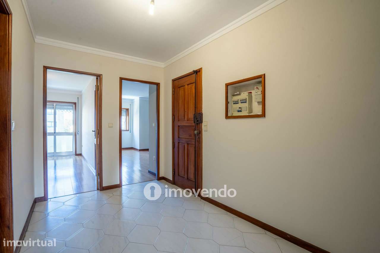 Apartamento T2, com estacionamento e arrecadação, no Porto-12