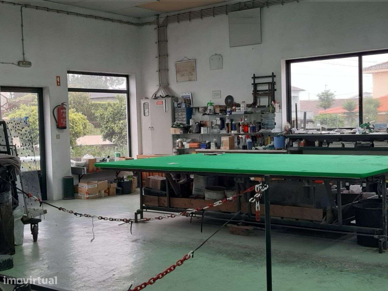 Vende ou arrenda Armazém Centro de Urrô Penafiel - Grande imagem: 4/31