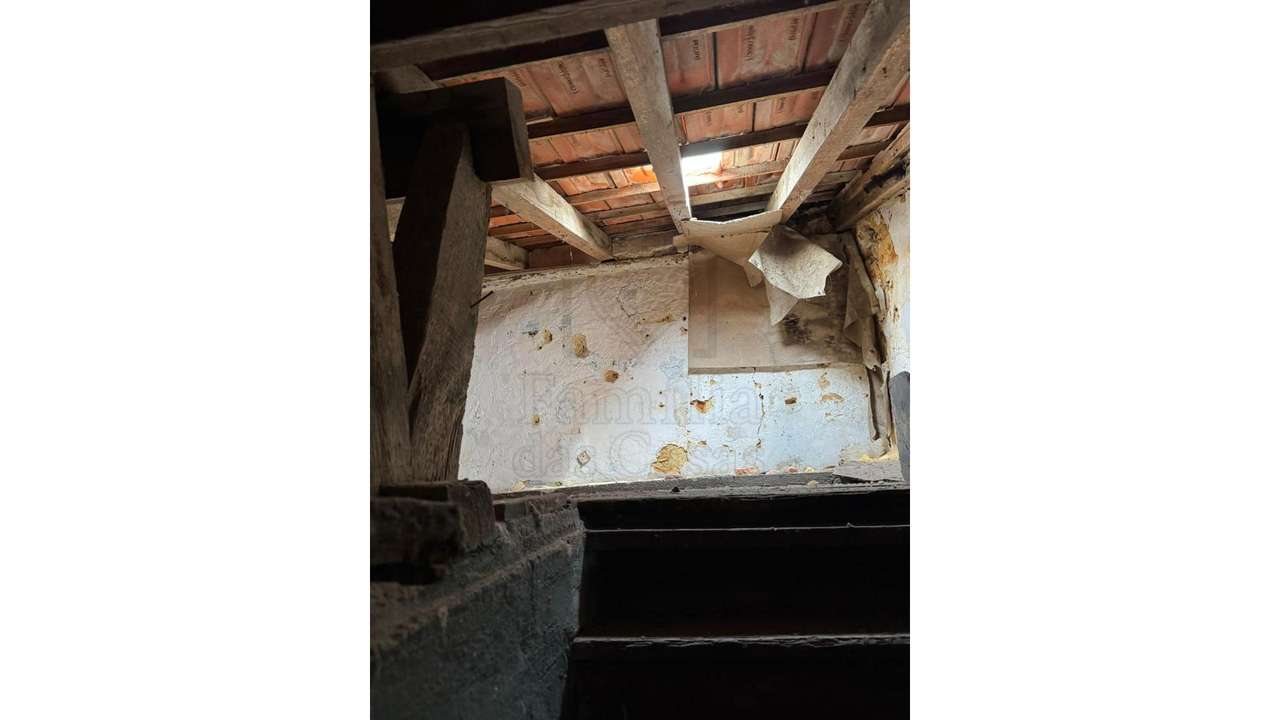 Apartamento para renovar no Seixal-10