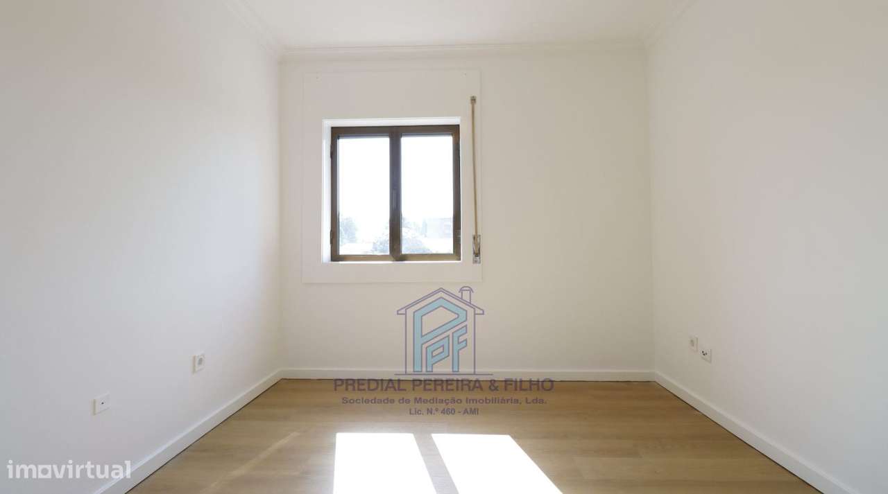 Apartamento T2 Remodelado - Rio Tinto | Centro - Junto ao Continente-25