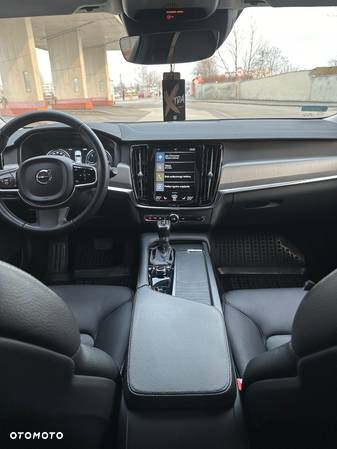 Volvo V90 D4 Momentum - 24