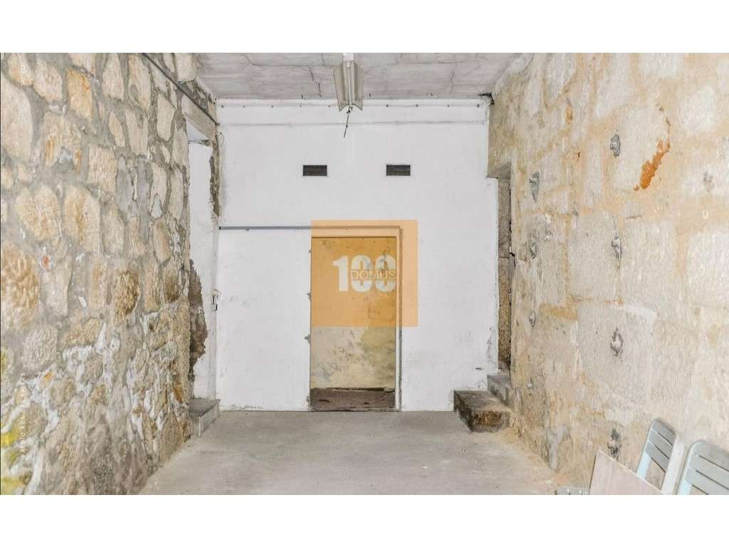 Prédio na Rua das Taipas - Grande imagem: 4/16