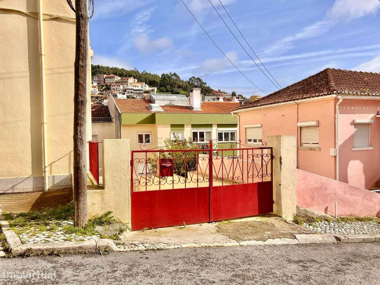 Venda conjunta de apartamento e dois armazéns em Caneças (Ponte da Bic-4