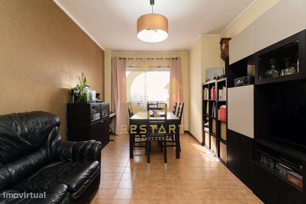T2 - Parcialmente Renovado - Localização Premium - Vila Nova de Gaia-5